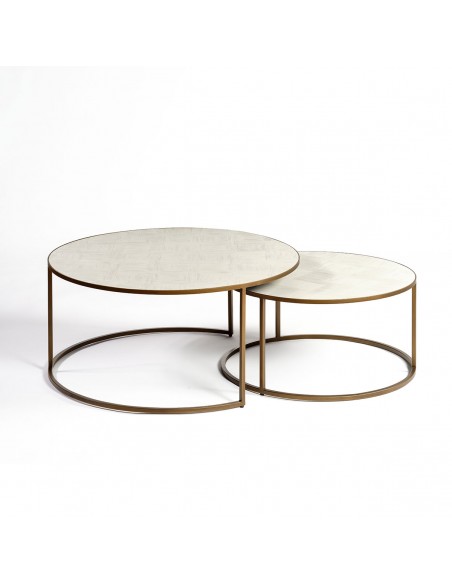 Set mesas de centro blanco grisáceo y metal dorado Foto: SOLE (2)